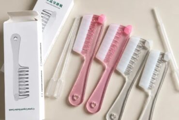 Hair Oil Applicator Comb with Metal Ball Scalp Massager Crystal Liquid Guide Comb for Hair Growth
